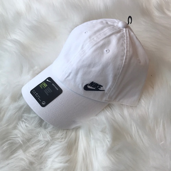 Nike Accessories - 🌸 2 for $30 🌸 Nike Heritage cap